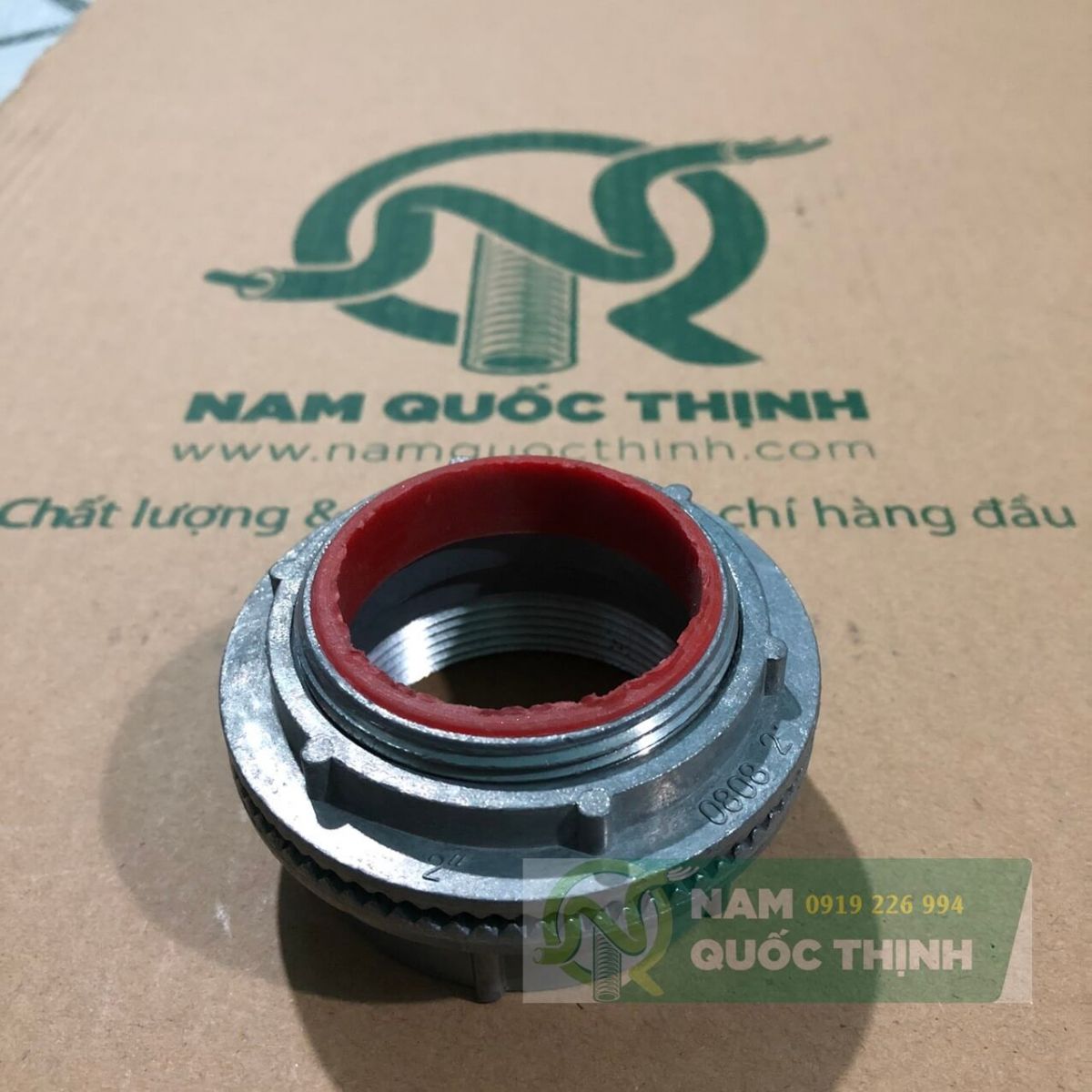 Đầu nối ống luồn dây điện thép imc phi 60 vào box