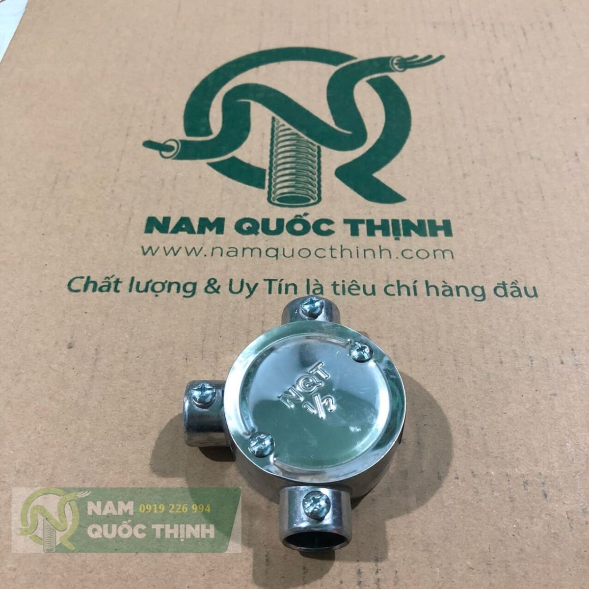 Hộp nối 3 ngã ống luồn dây điện thép emt phi 20