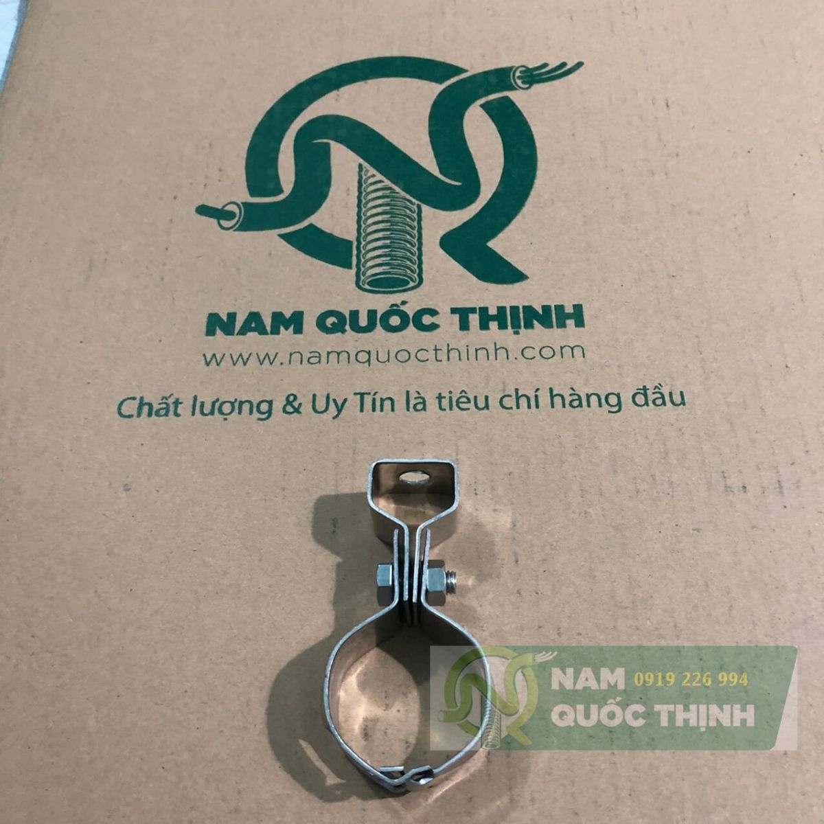 Kẹp treo ống inox 304 phi 42