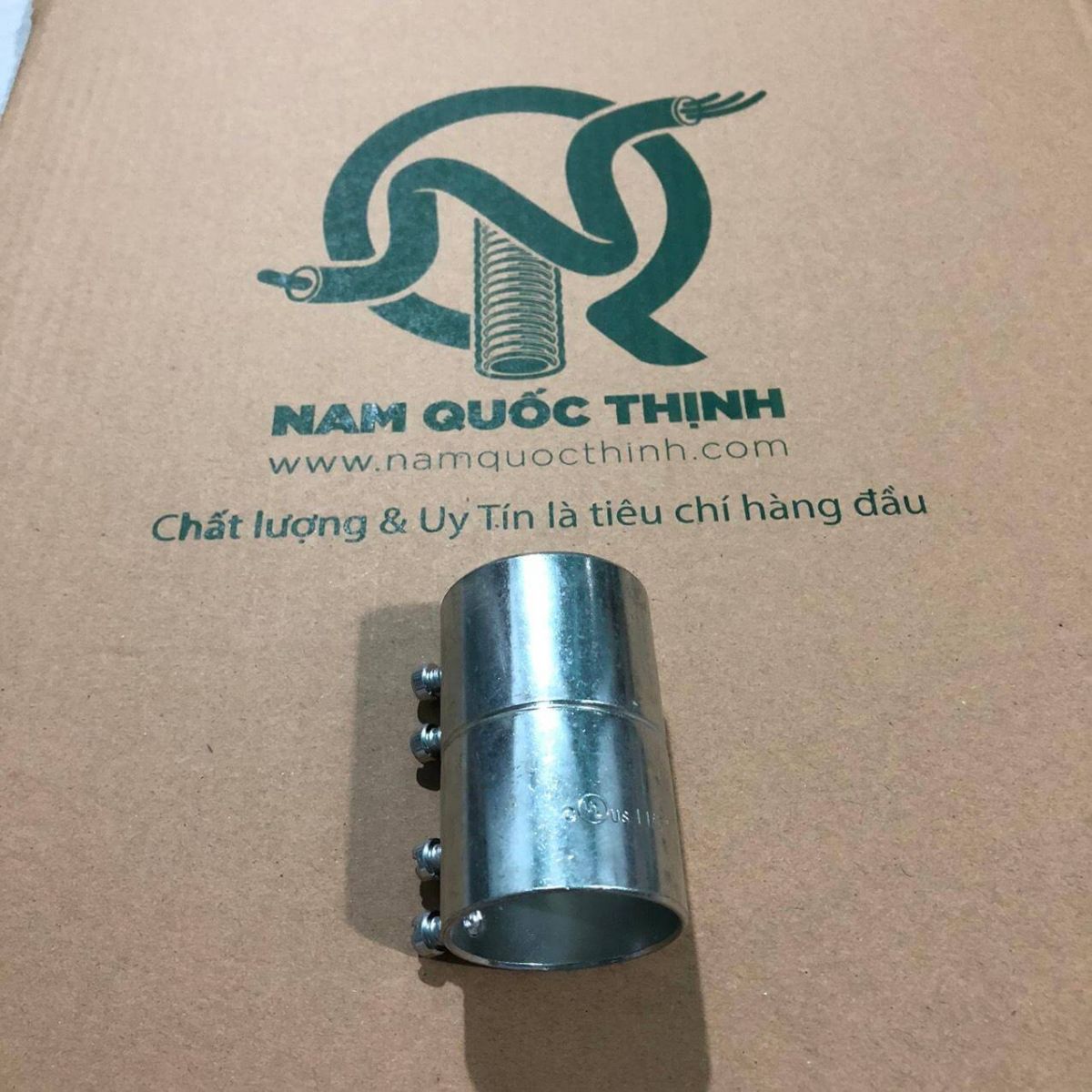 Khớp nối ống luồn dây điện thép emt phi 60