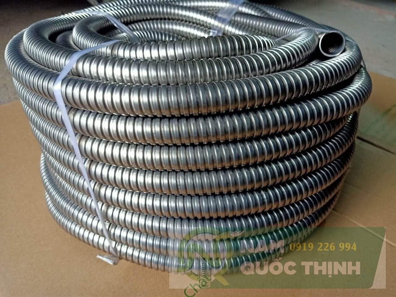 Ống luồn dây điện mềm lõi thép inox 304 phi 25 nam quốc thịnh