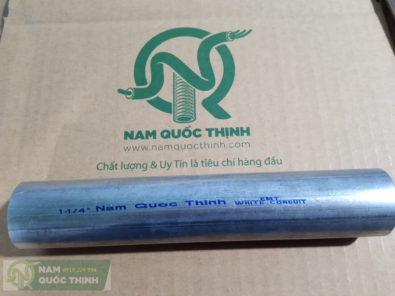 Ống luồn dây điện thép EMT nam quốc thịnh phi 42